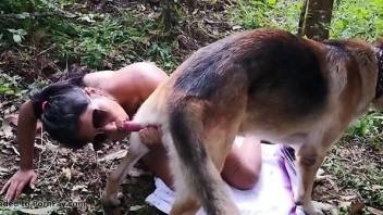 Latina woman gets laid with the dog out into the jungle